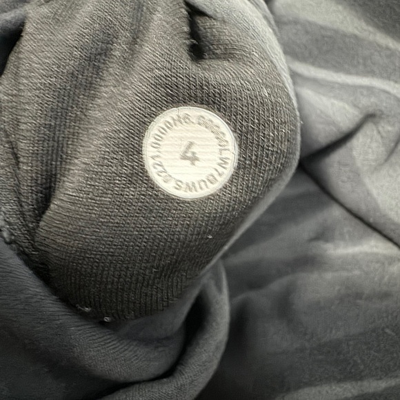 Lululemon Align Short 6" in Le Tigre Camo Deep Coal Multi - Picture 6 of 6